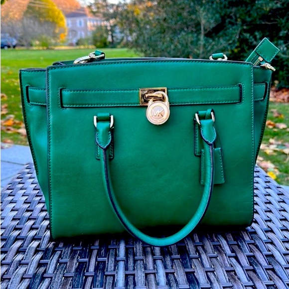 Michael Kors East-West Racing Green Medium
Hamilton Bag With Crossbody Strap - Picture 1 of 12